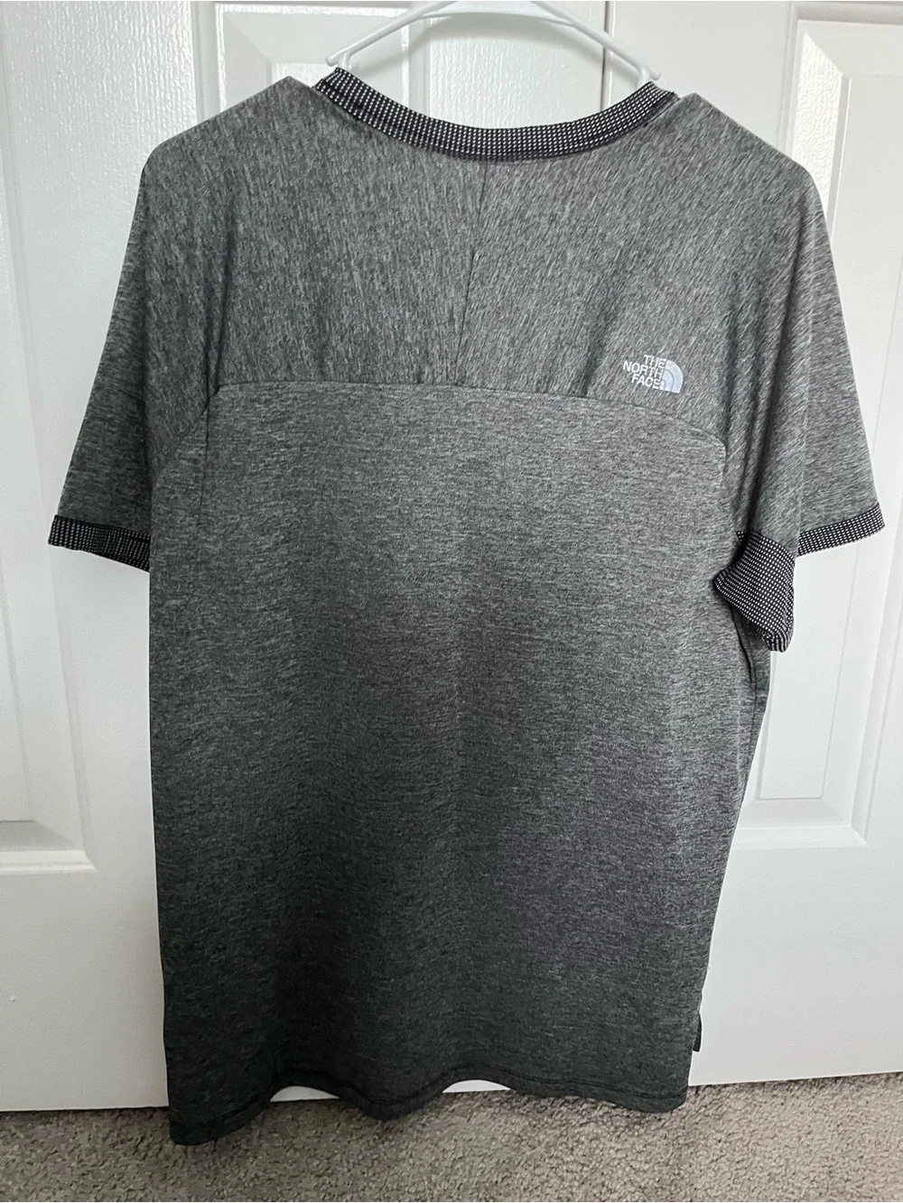 The North Face Men’s Large Gray Short sleeve flash dry xd shirt lightweight